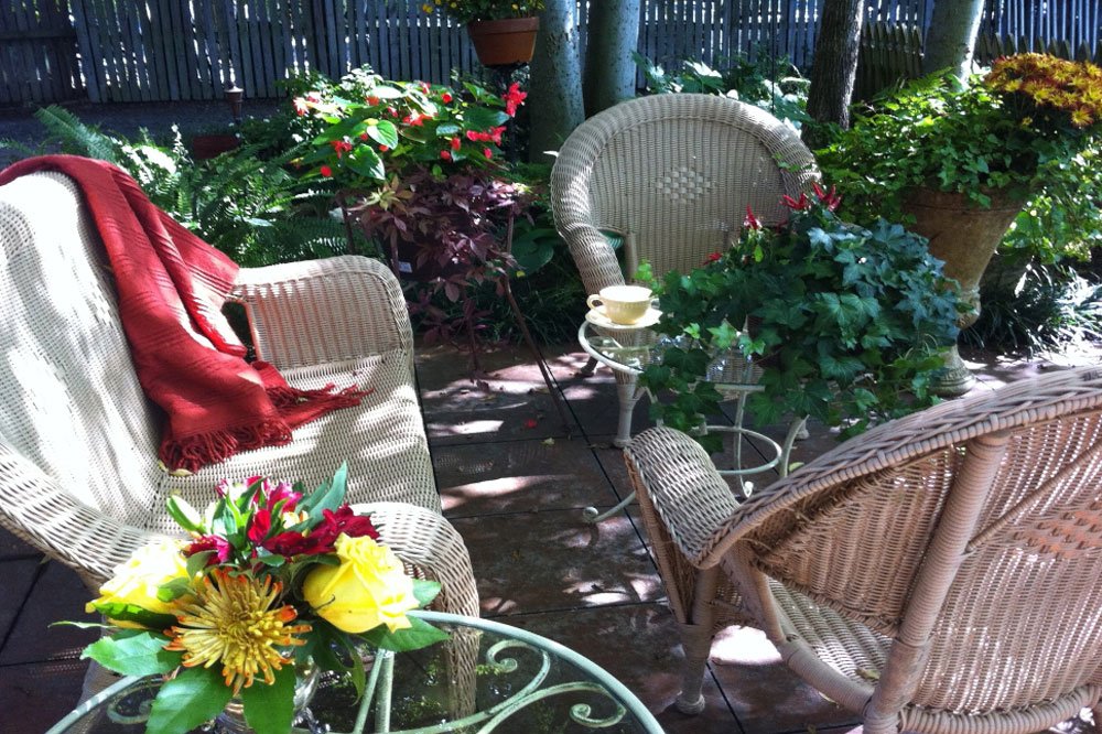 May's Garden Parking