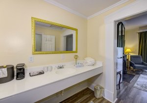Bathroom vanity