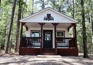Exterior view of cabin