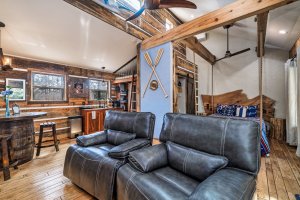 Dock Holiday Cabin Living Room