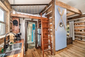 Dock Holiday Cabin Kitchen