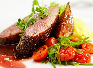 mi casa kitchen and bar in butler house stowe in Vermont