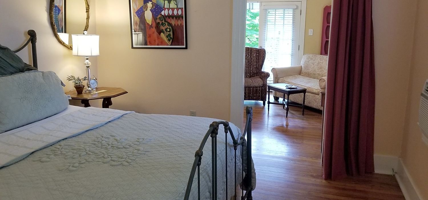 Bed and Breakfast cabincottages in downtown Little Rock, AR