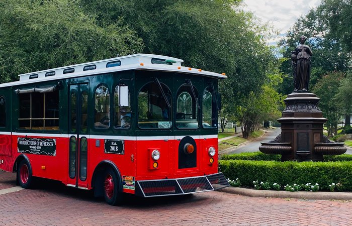 Tour Bus at Kennedy Manor Bed & Breakfast