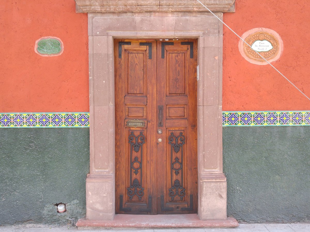 typical architecture in Santa Fe